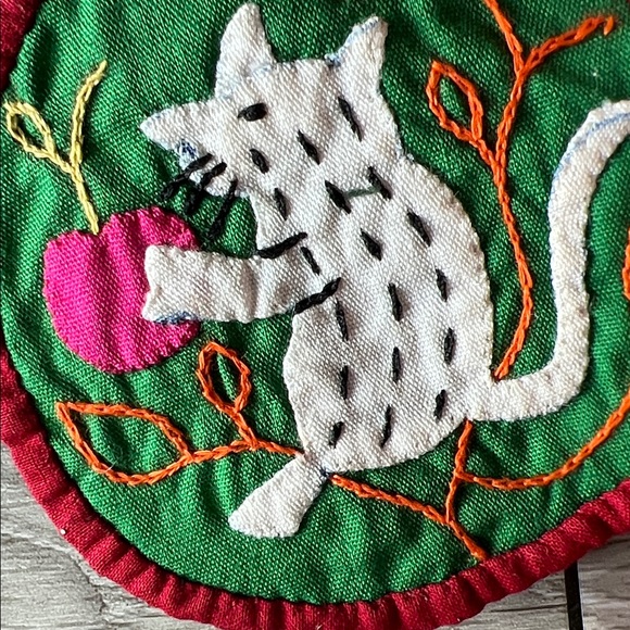 NWOT 90s Hand-Crafted MOLA Colorful Embroidered Design Coasters Patches - Picture 10 of 10